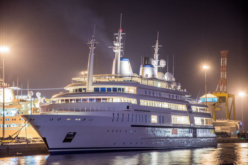 inside billionaire luxury yacht 