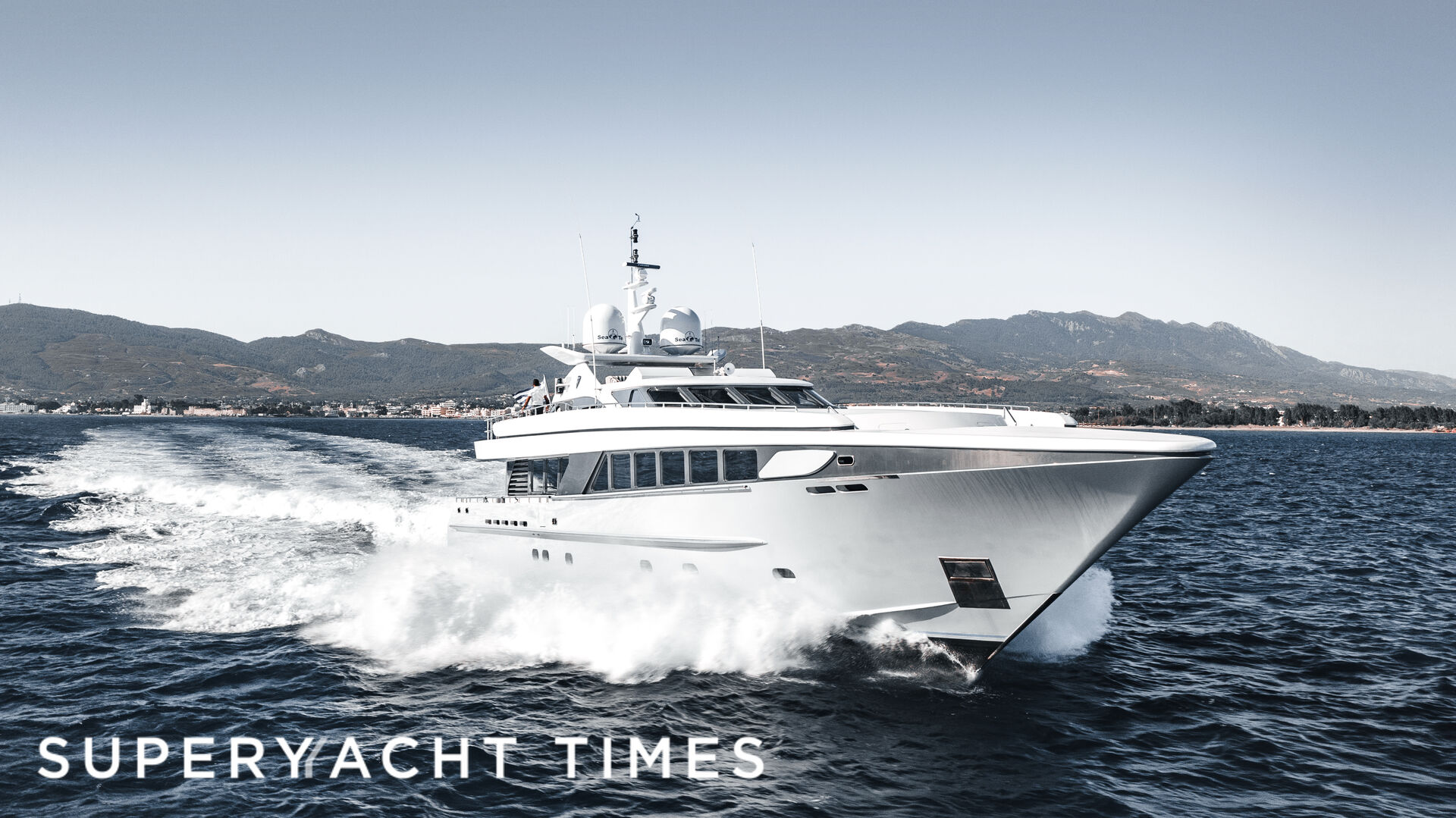 Heesen superyacht Alma in Kos