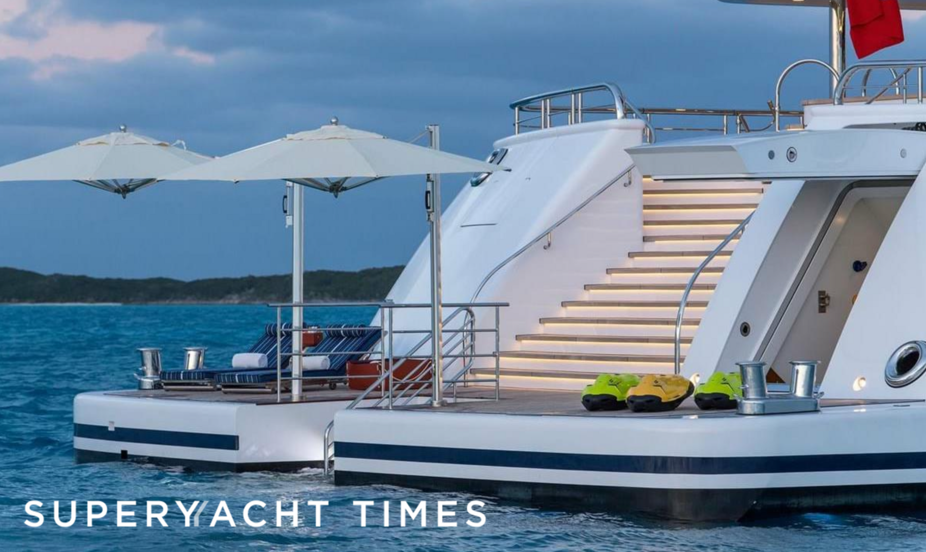 Aurora yacht beach club 