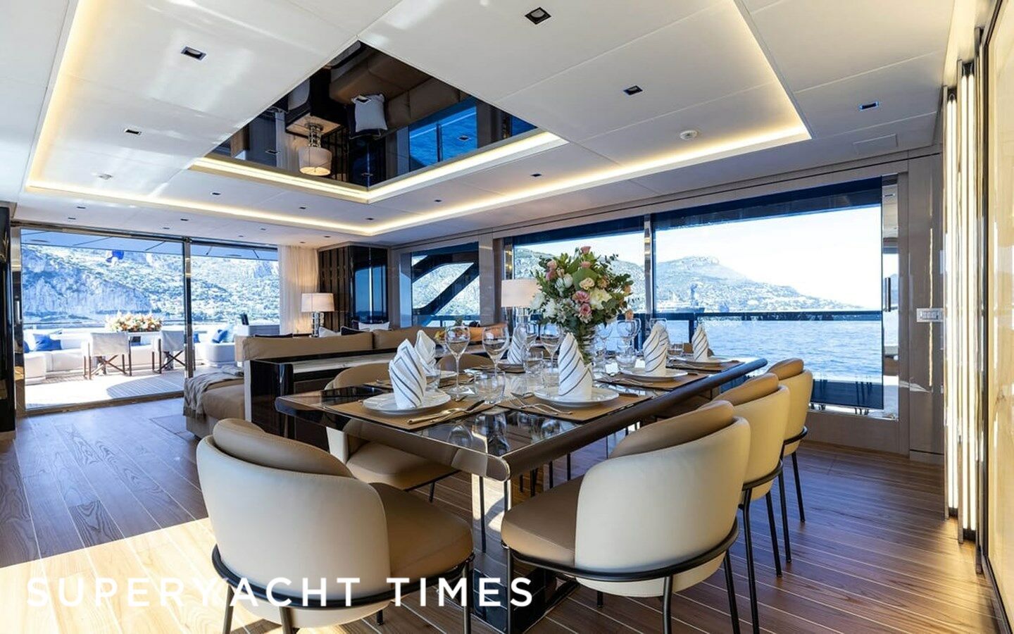 Dopamine yacht saloon