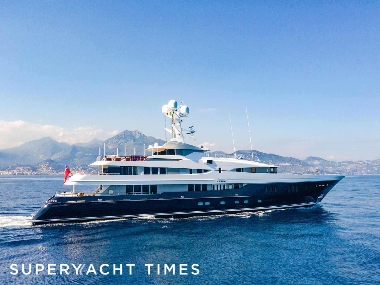 Kaiser yacht cruising