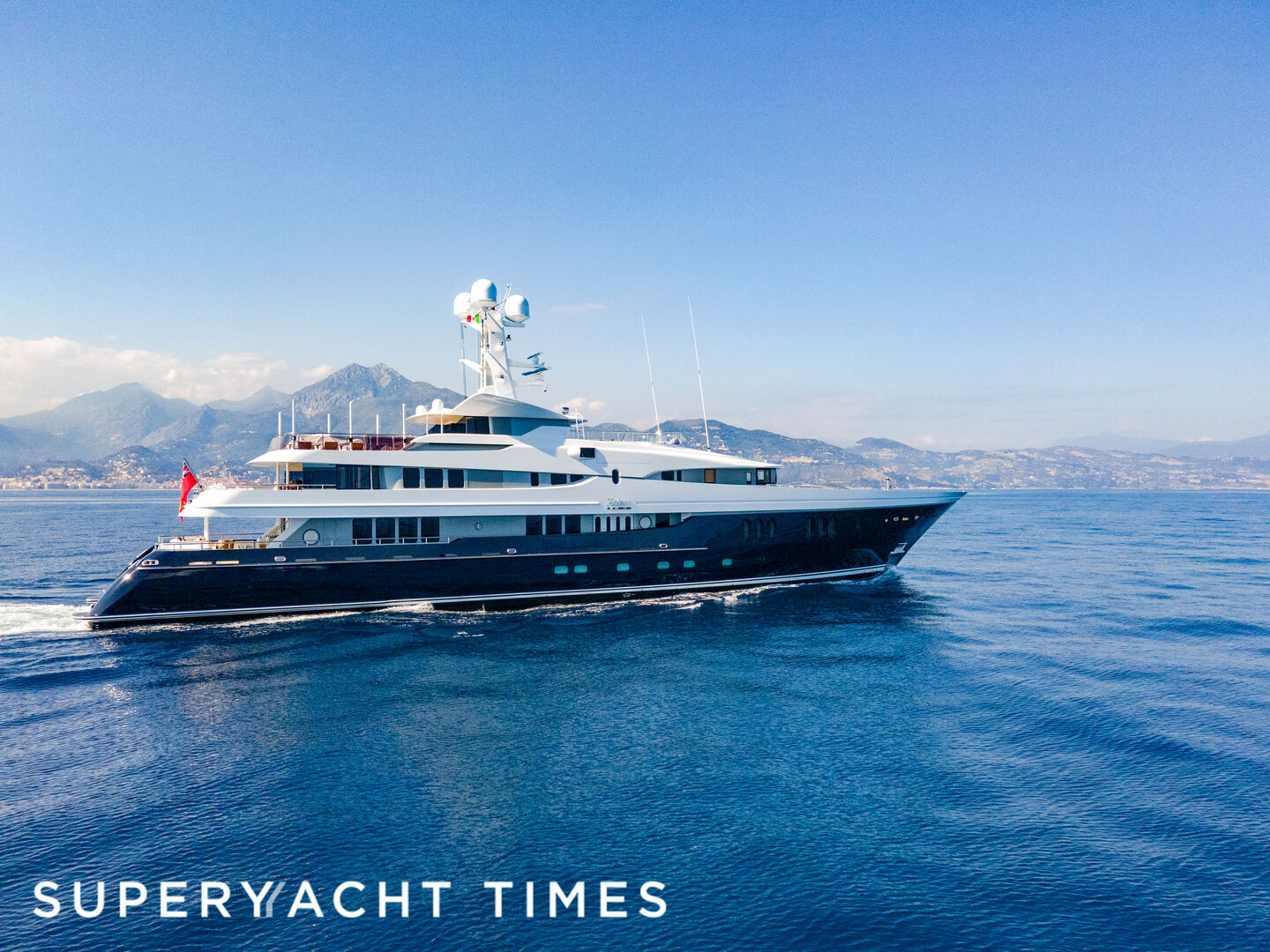 Kaiser yacht cruising
