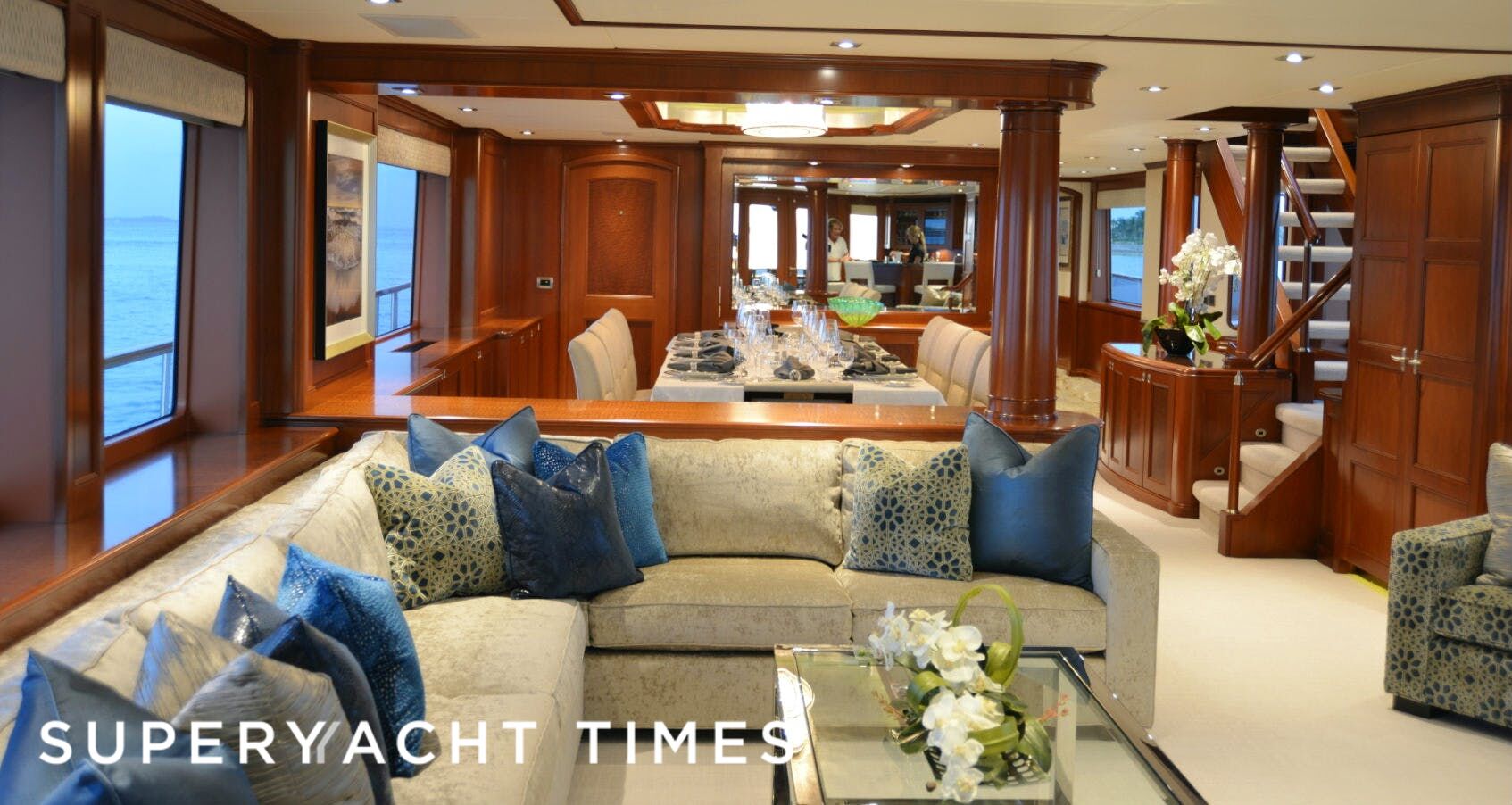 Fore Aces yacht saloon
