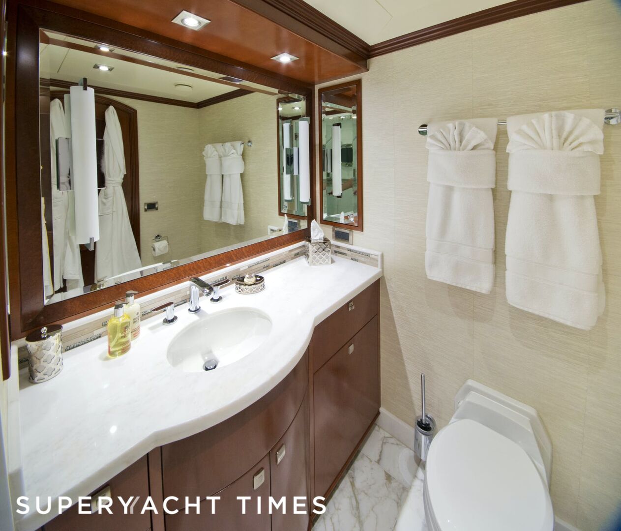 Fore Aces yacht bathroom 