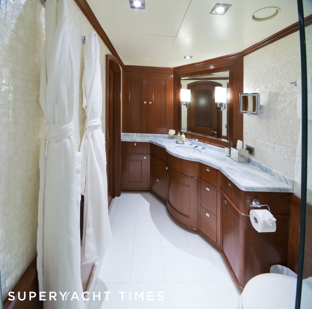 Fore Aces yacht bathroom 