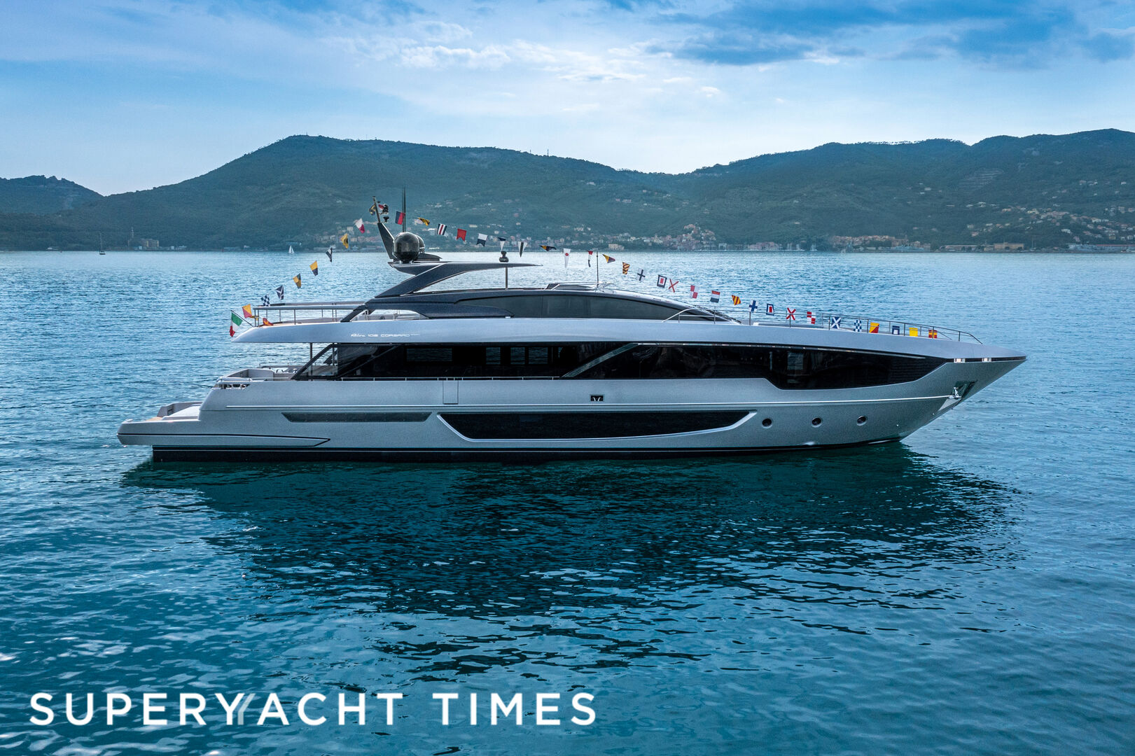 30m Riva Motor Yacht Stile Di Vita Sold