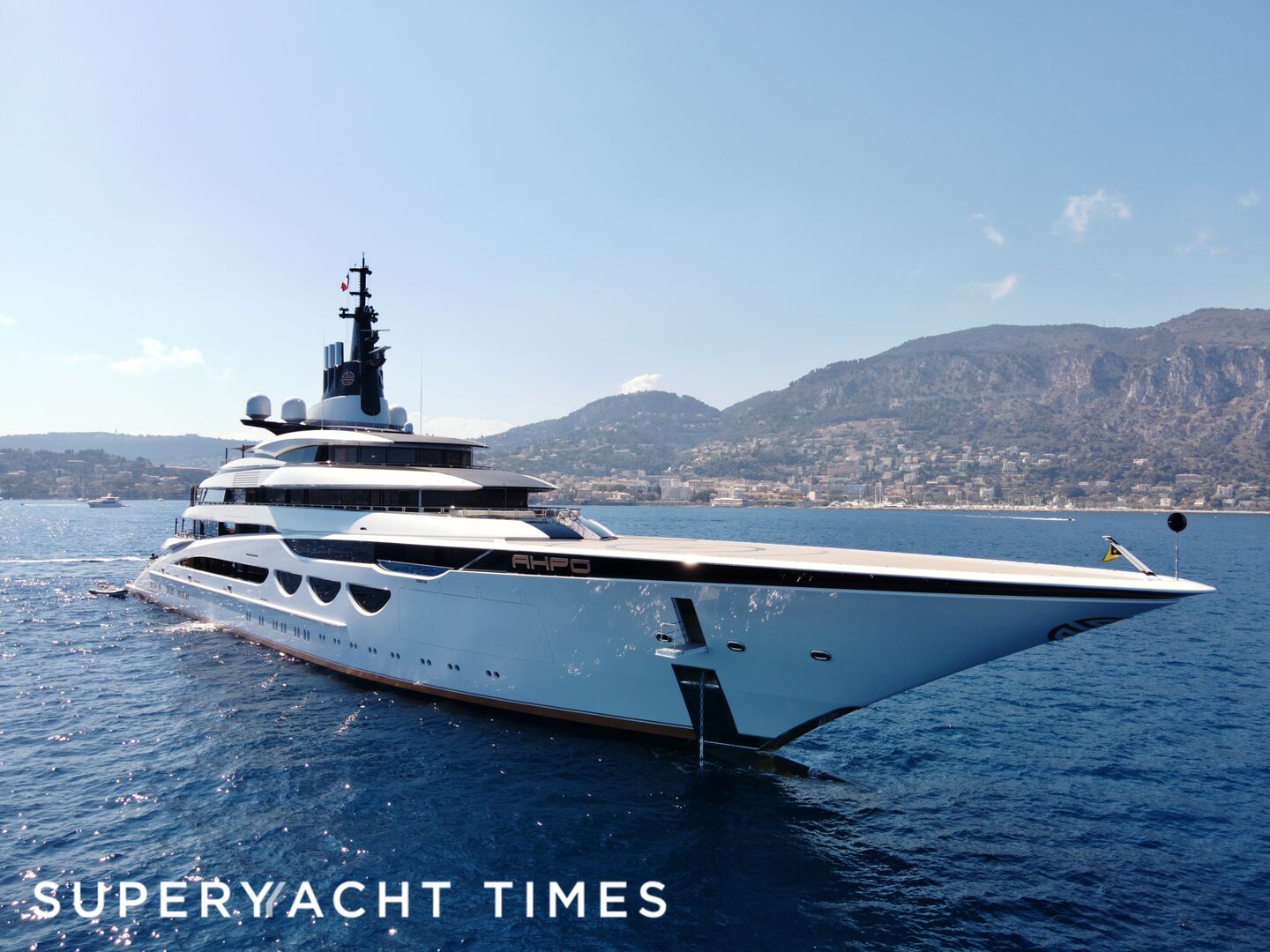 Ahpo yacht anchored in Beaulieu-sur-Mer