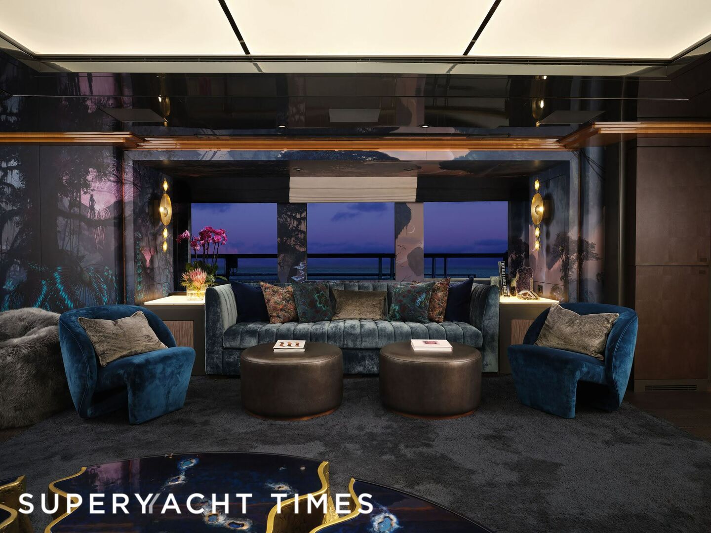 Galaxy yacht saloon