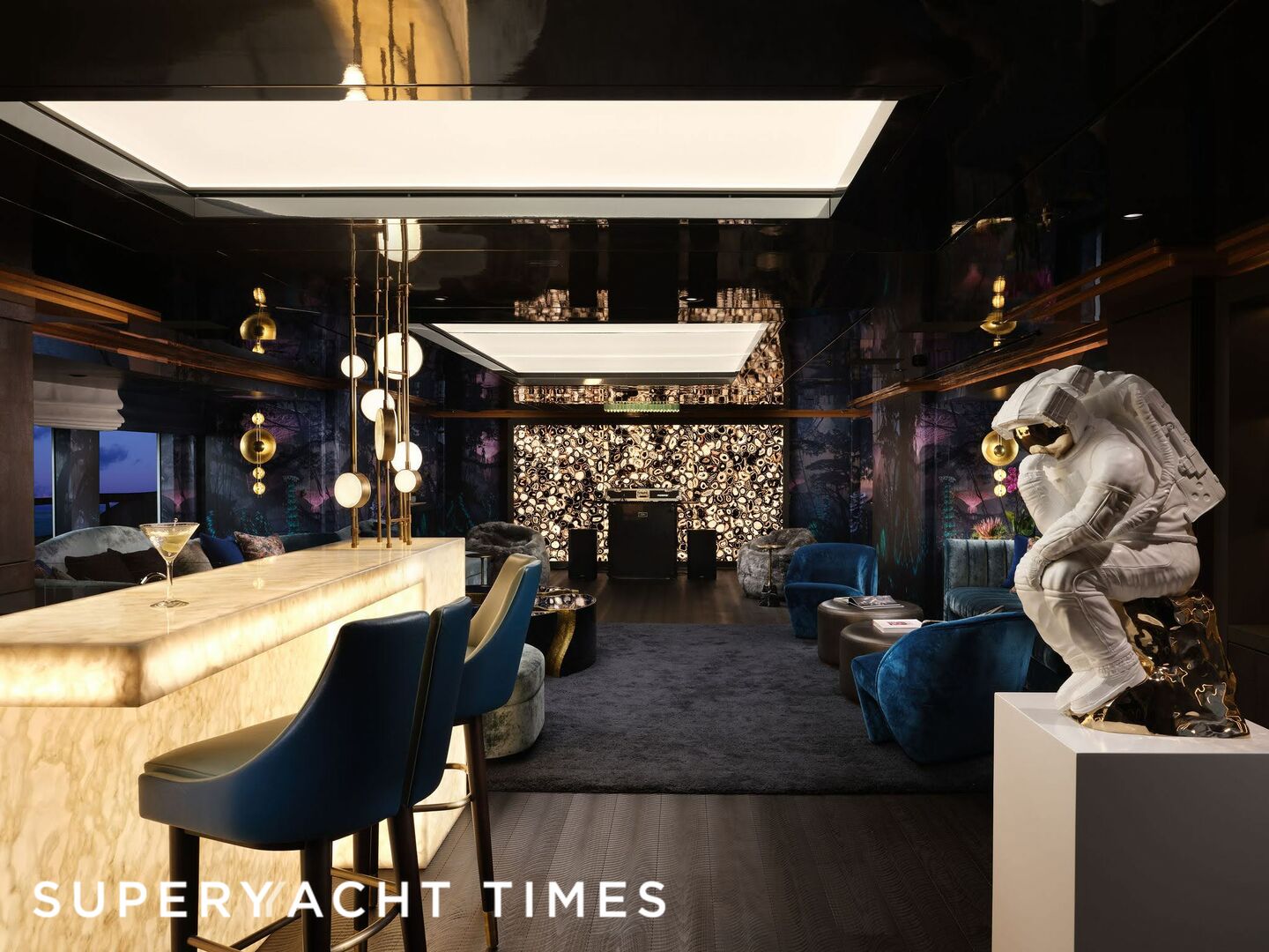 Galaxy yacht bar