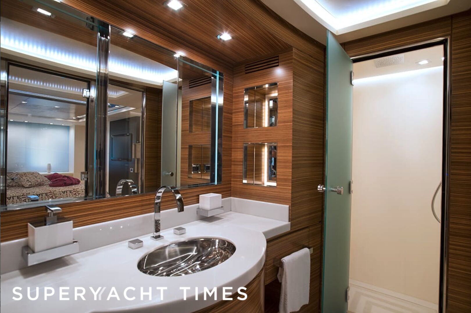 Ale.Mia yacht bathroom 