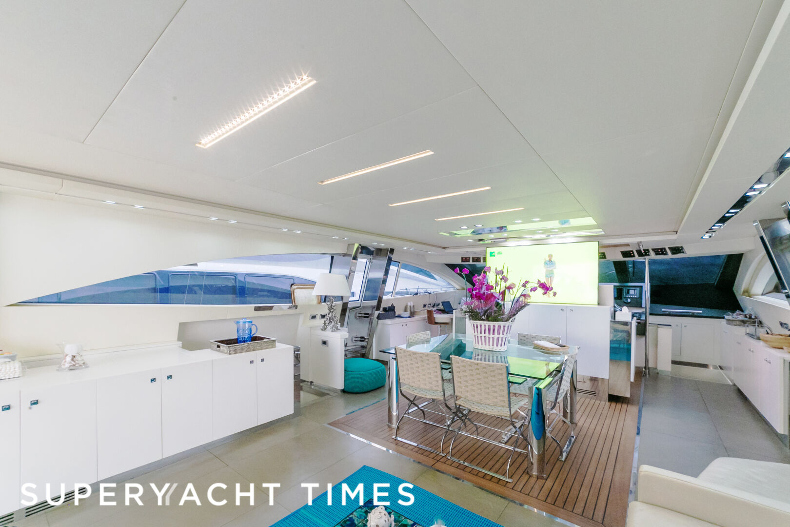 Ale.Mia yacht saloon