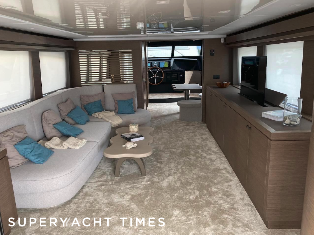 Triton yacht saloon 