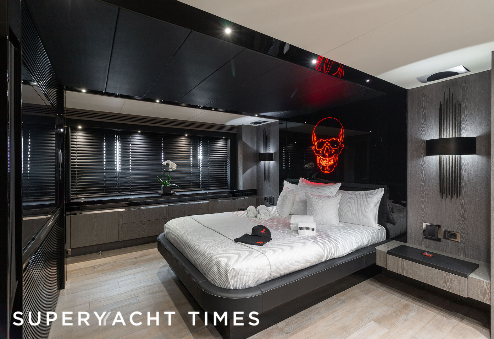 Canelo yacht stateroom 