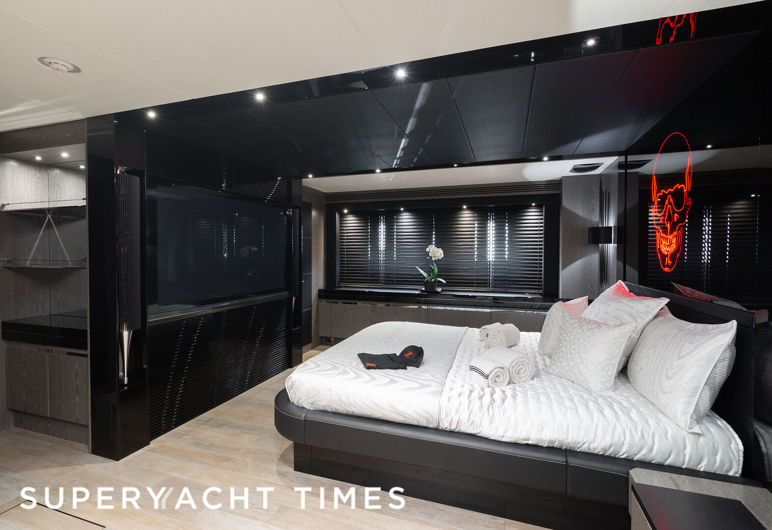Canelo yacht stateroom 