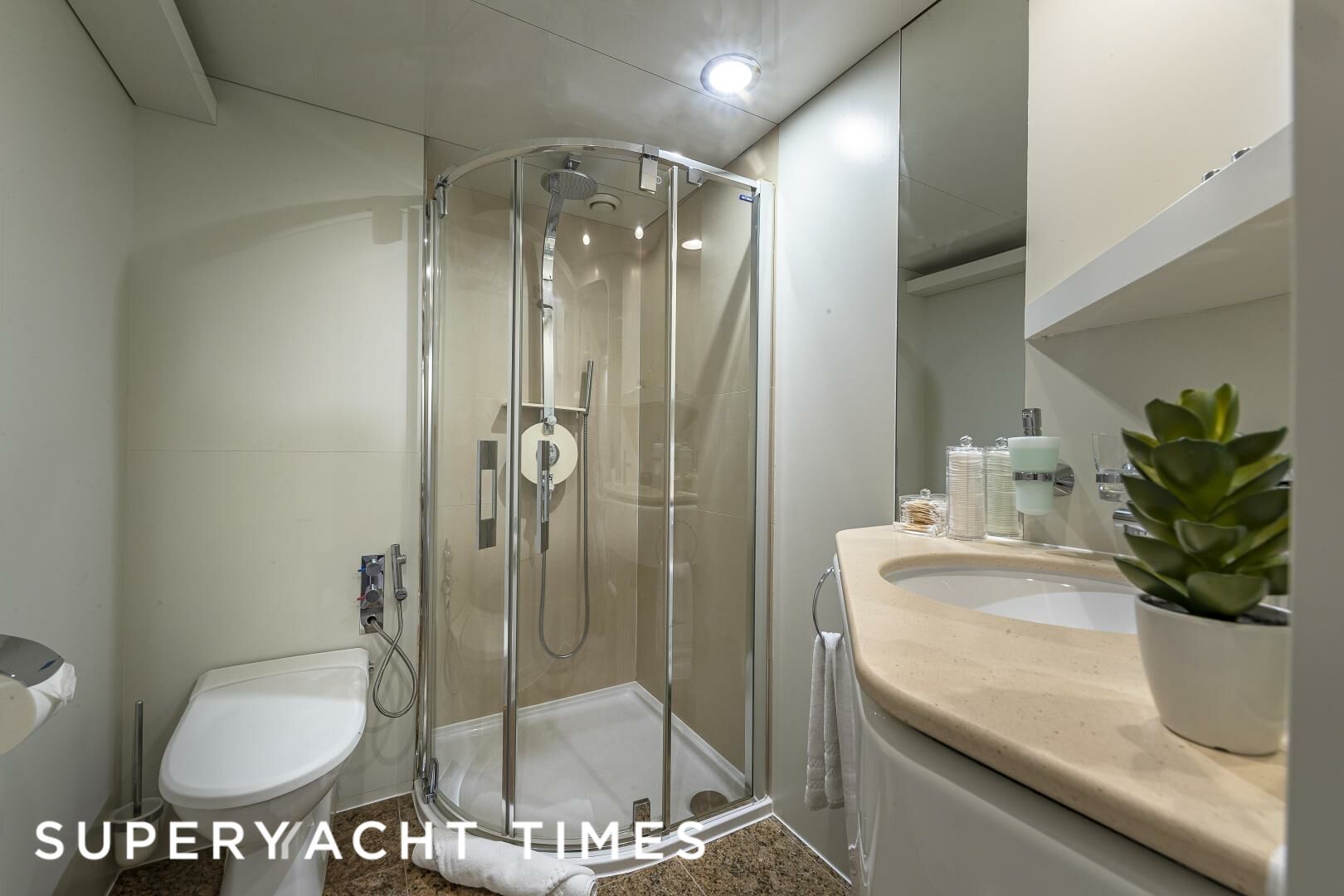 Lionshare yacht bathroom
