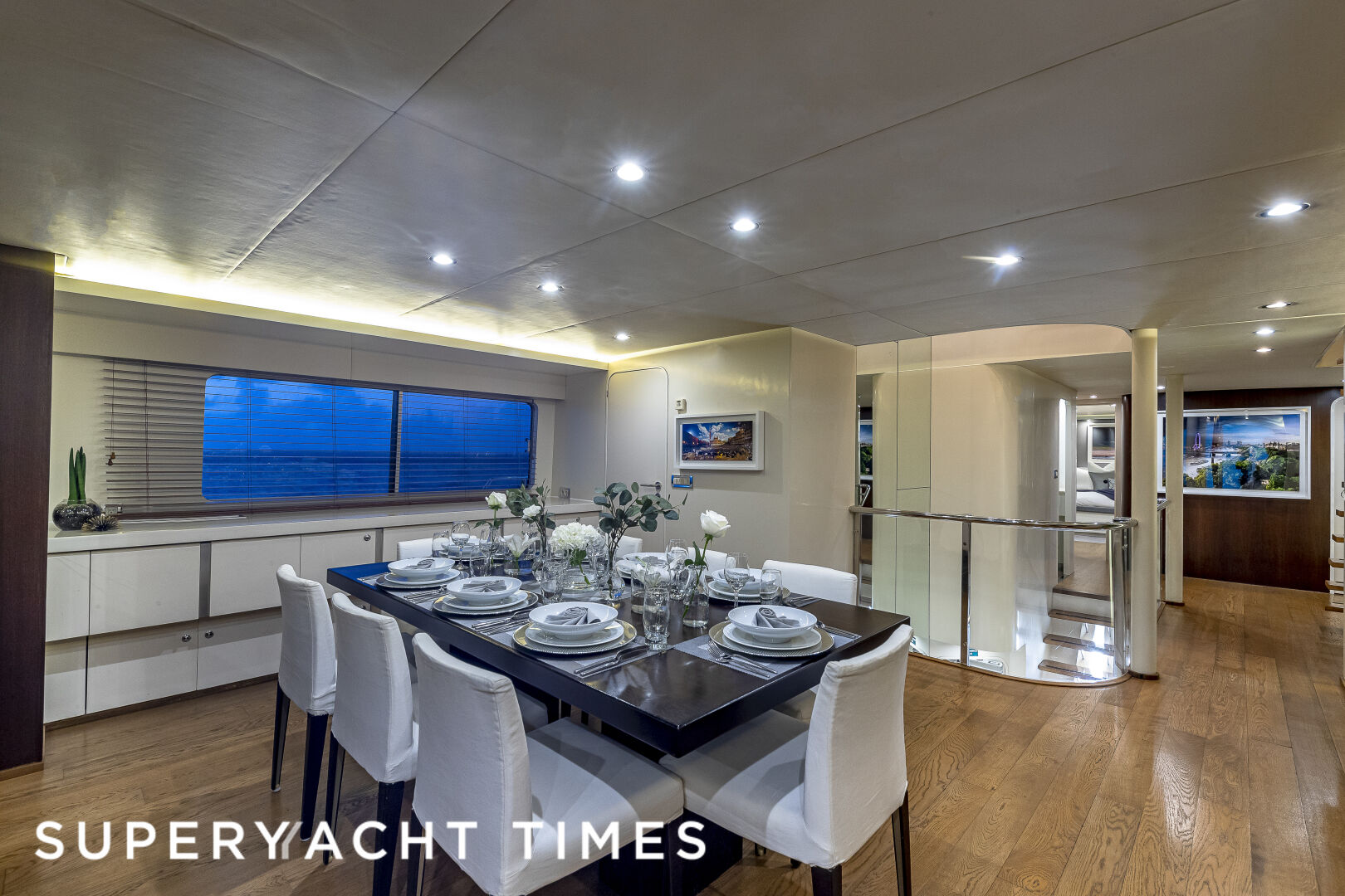 Lionshare yacht dining 