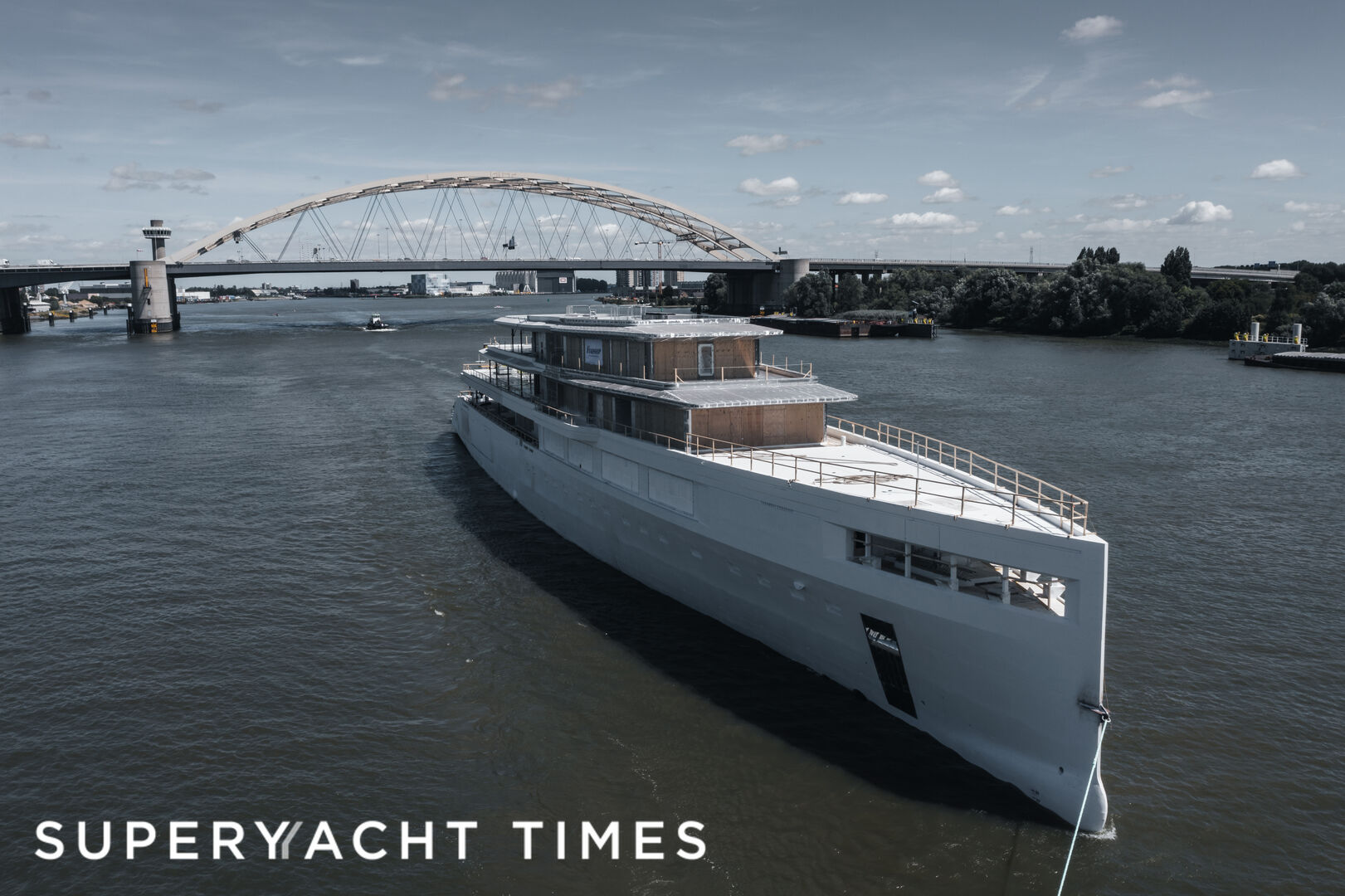 Project 1011 yacht transport