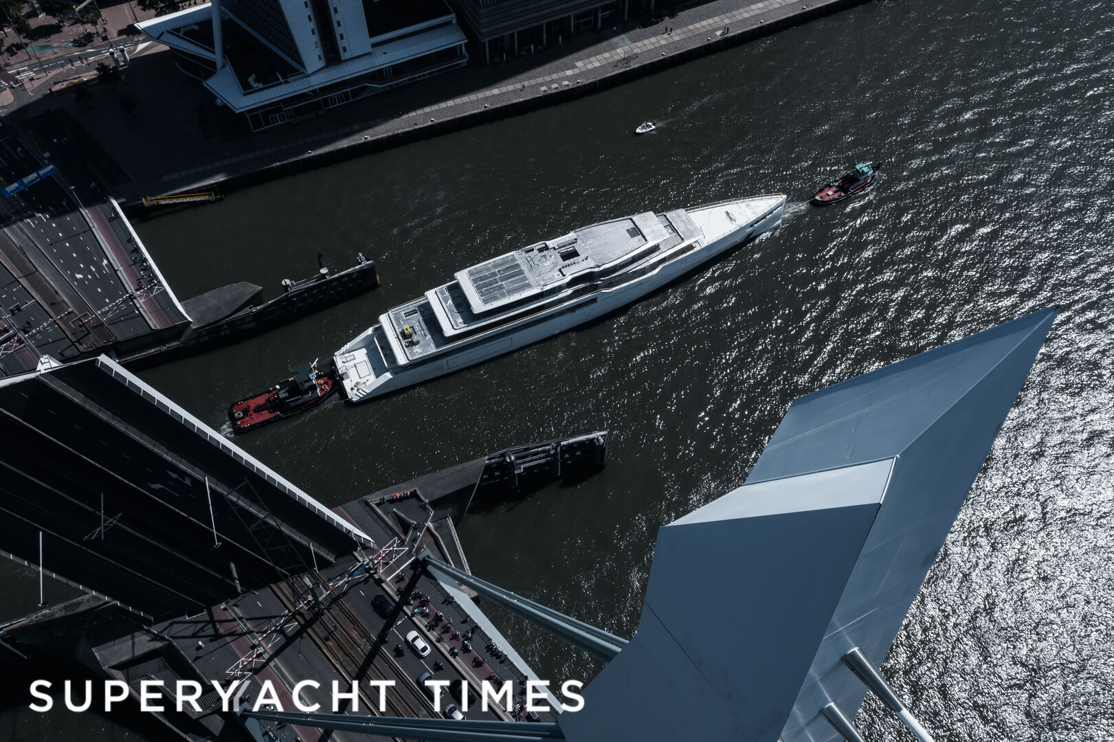 Project 1011 yacht transport