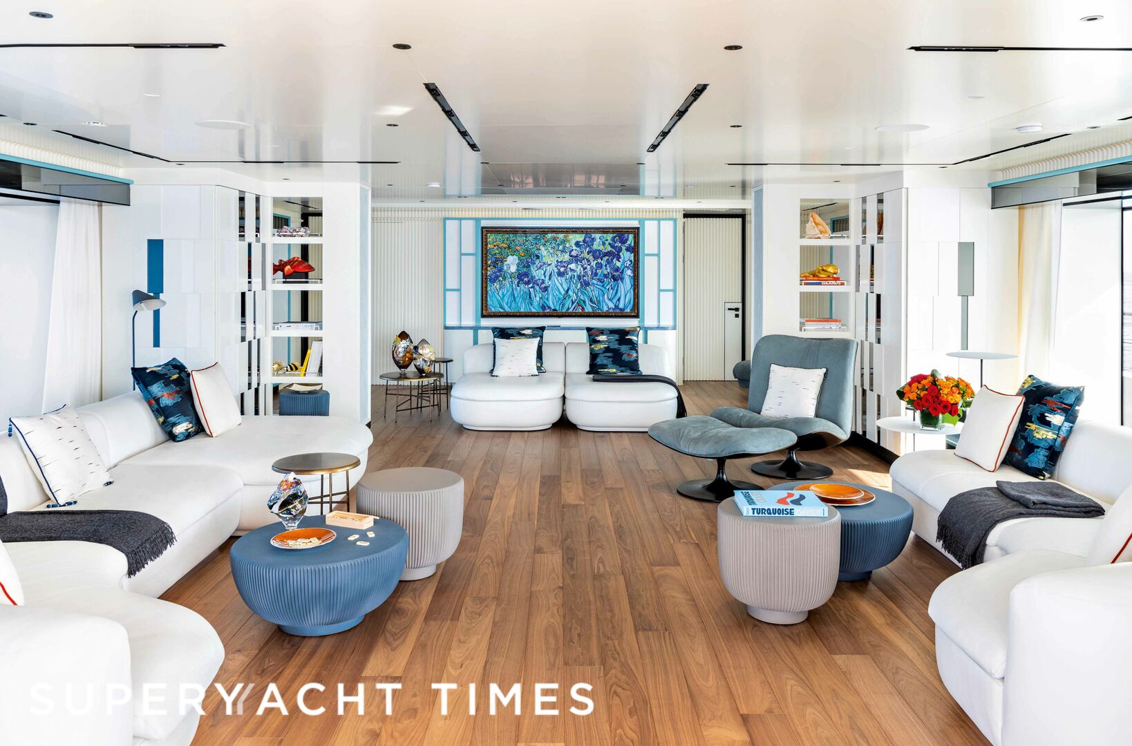 Rio yacht saloon