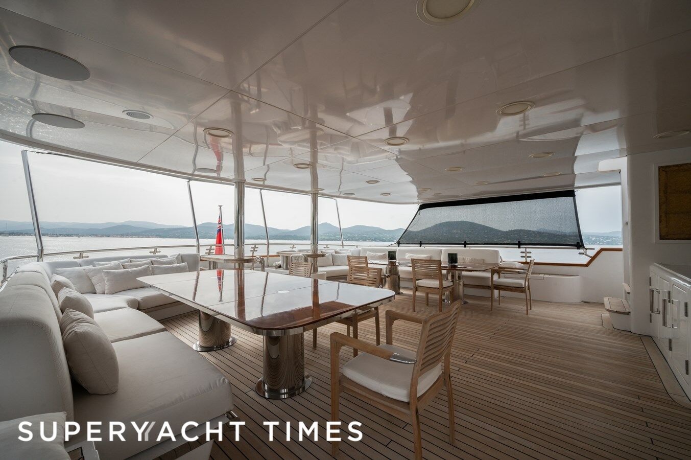 Amoha yacht deck