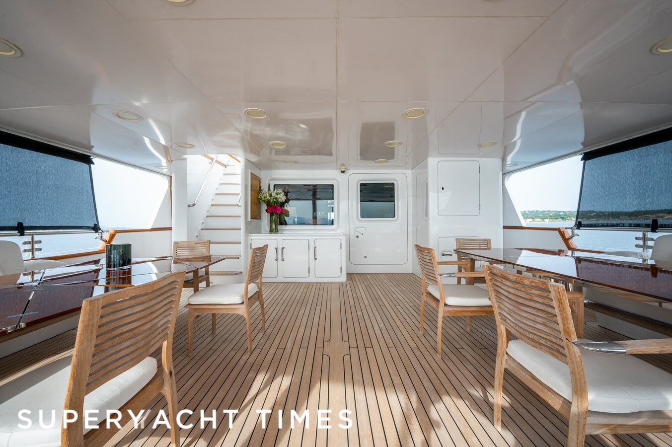 Amoha yacht deck