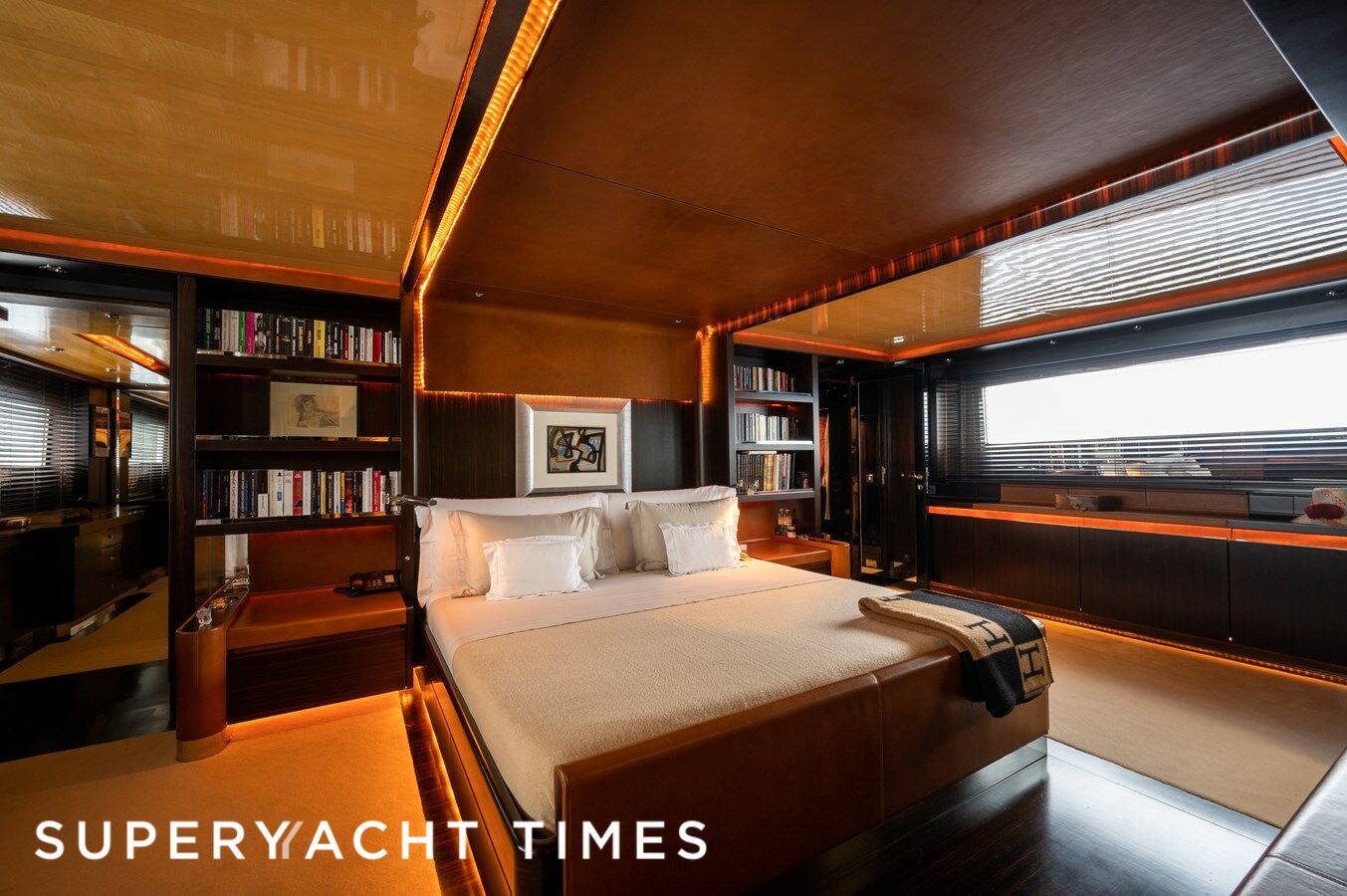 Amoha yacht stateroom