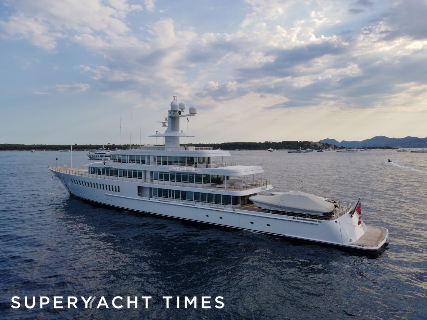 Musashi yacht anchored in Cannes 