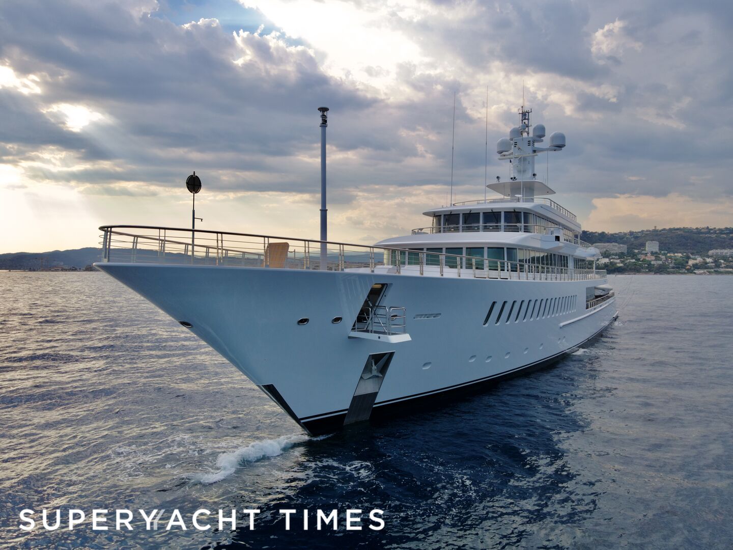 Musashi yacht anchored in Cannes 