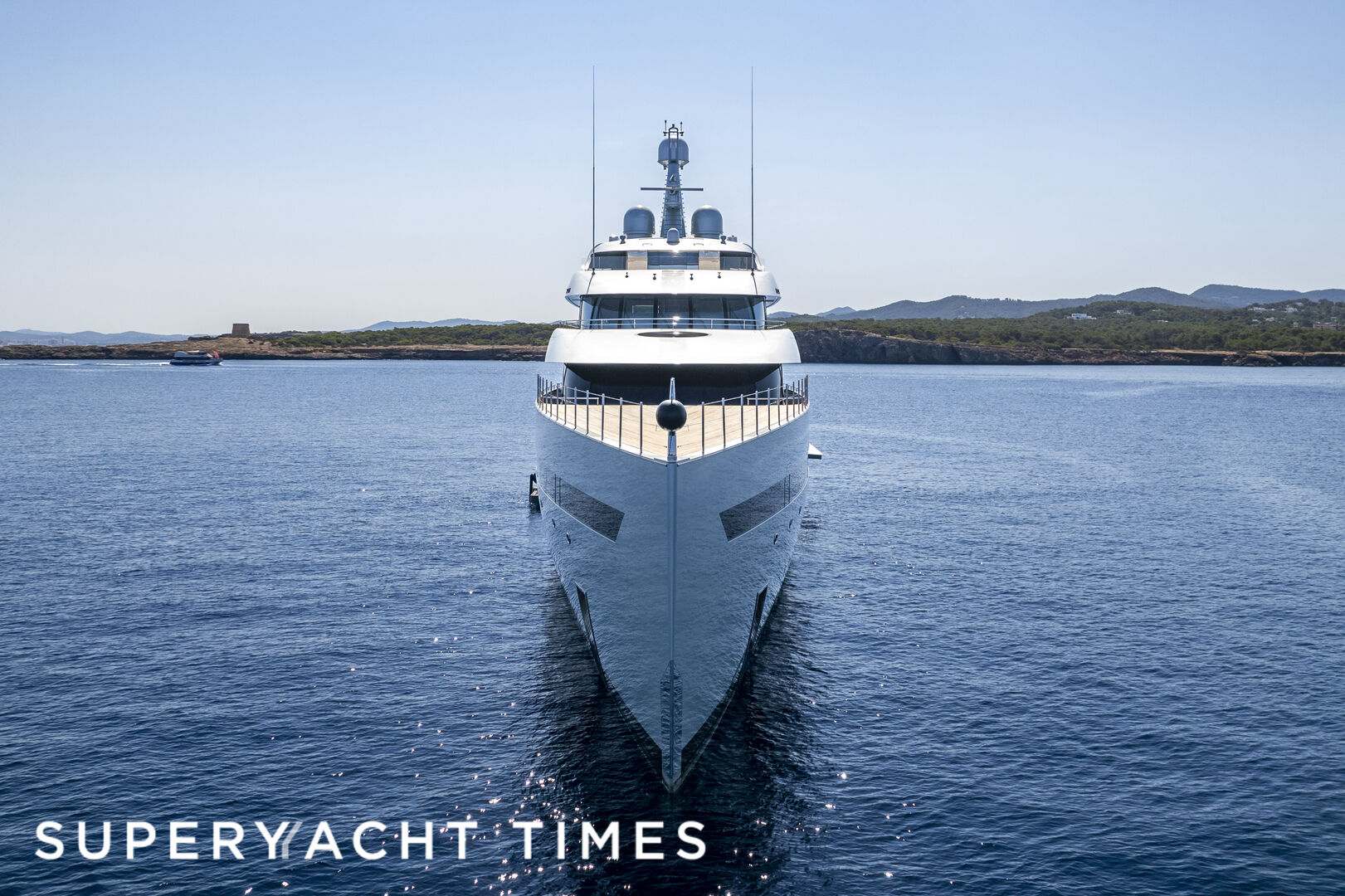 Savannah yacht anchored in Ibiza 