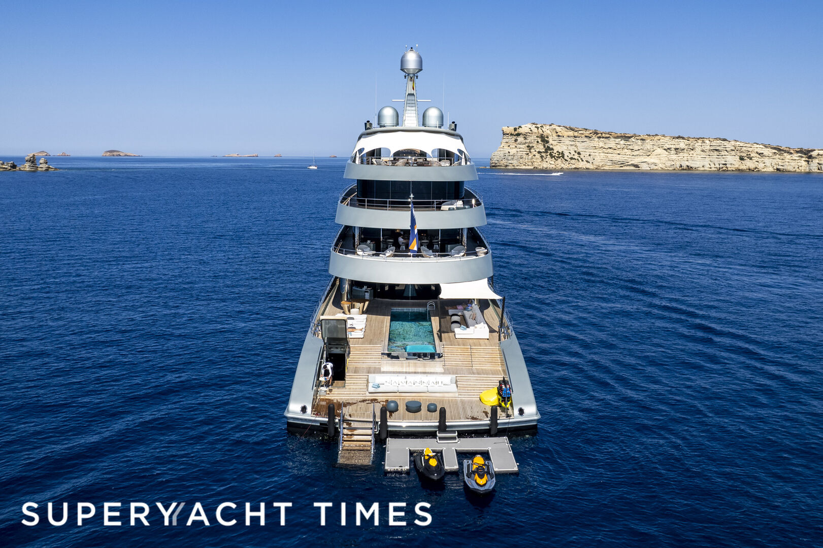 Savannah yacht anchored in Ibiza 