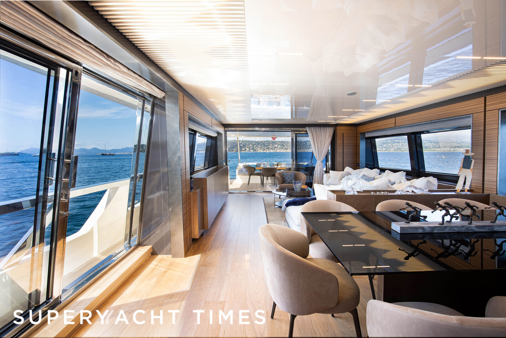 L'Opera yacht saloon 