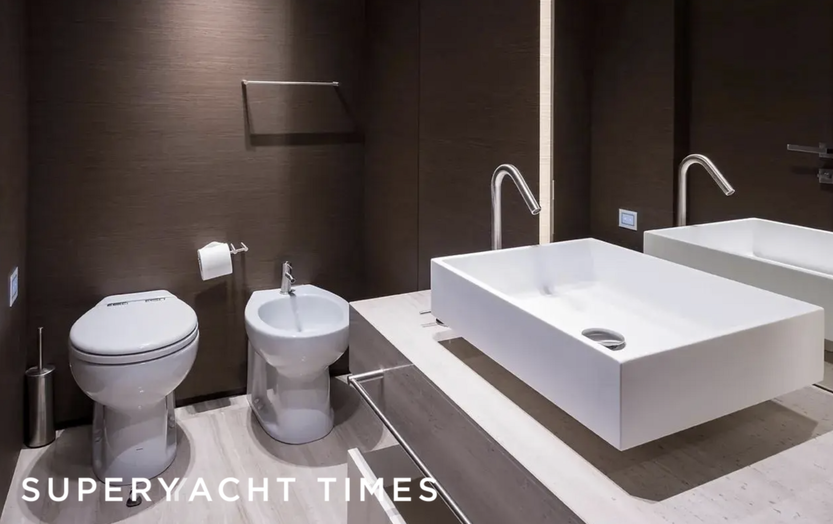 Gioia yacht bathroom 