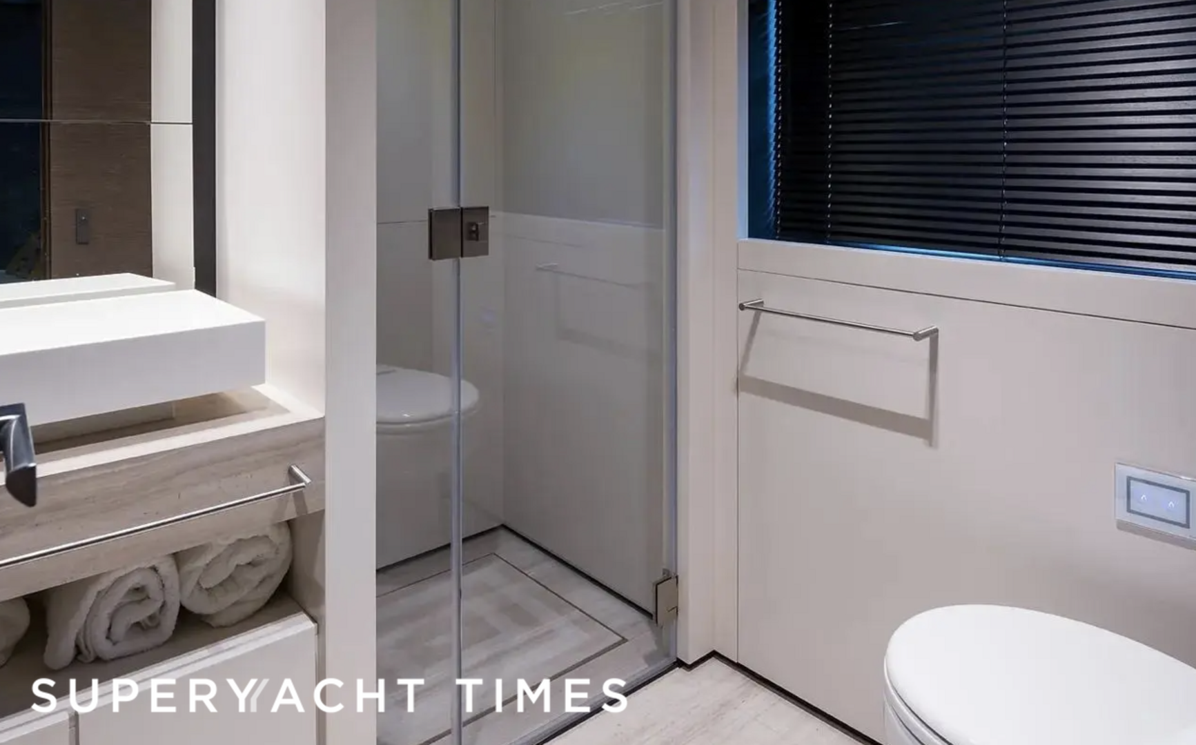 Gioia yacht bathroom 