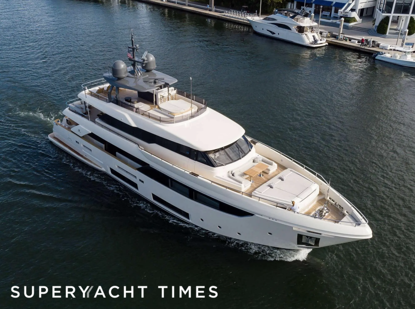 Gioia yacht cruising 