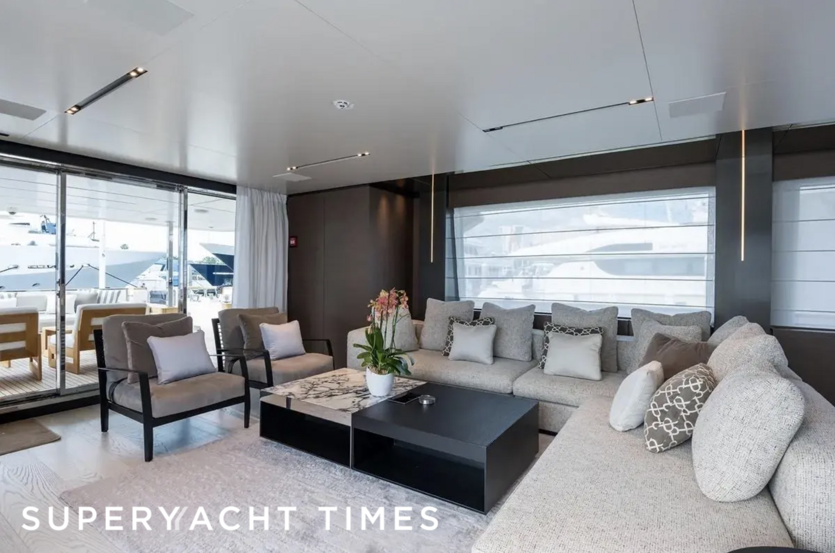 Gioia yacht saloon 