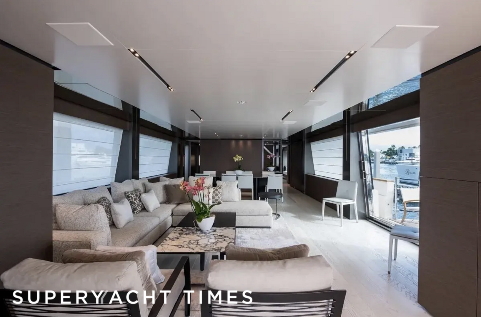Gioia yacht saloon