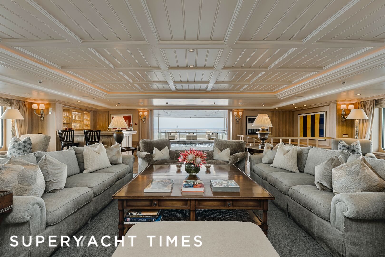 Tatoosh yacht saloon 