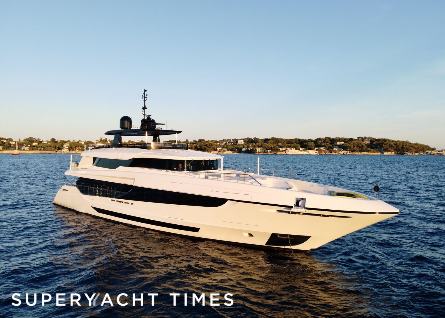 Halara yacht anchored in Antibes