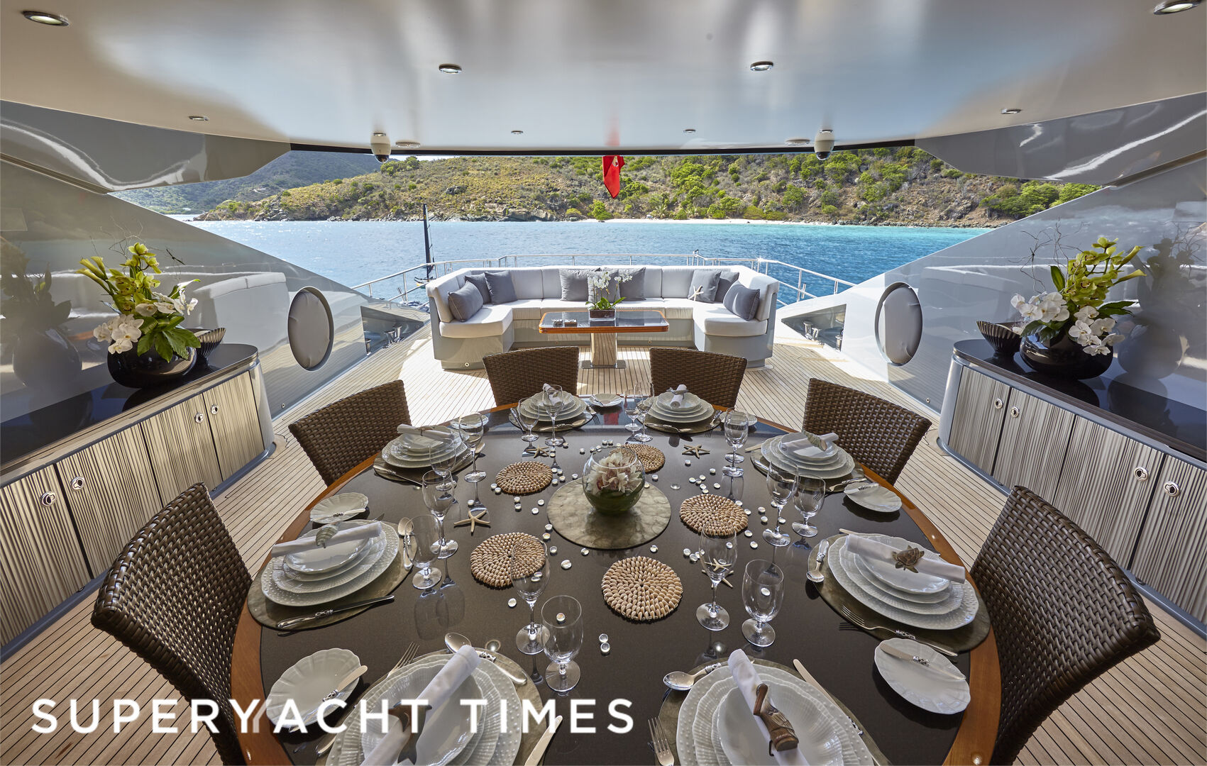 Grey Matters upper deck dining area