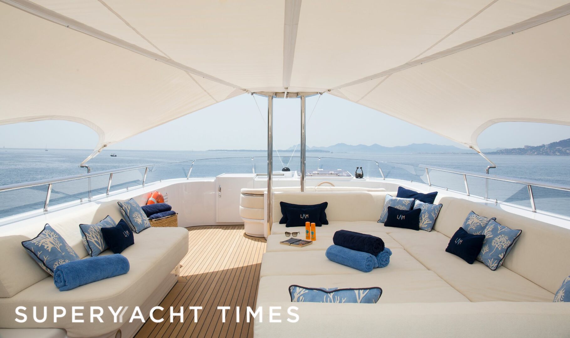 30m Feadship motor yacht La Mascarade for sale