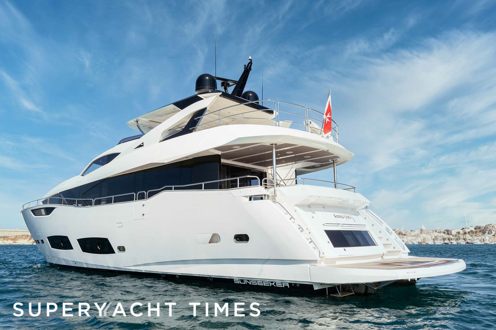 28m Sunseeker yacht New Edge sold