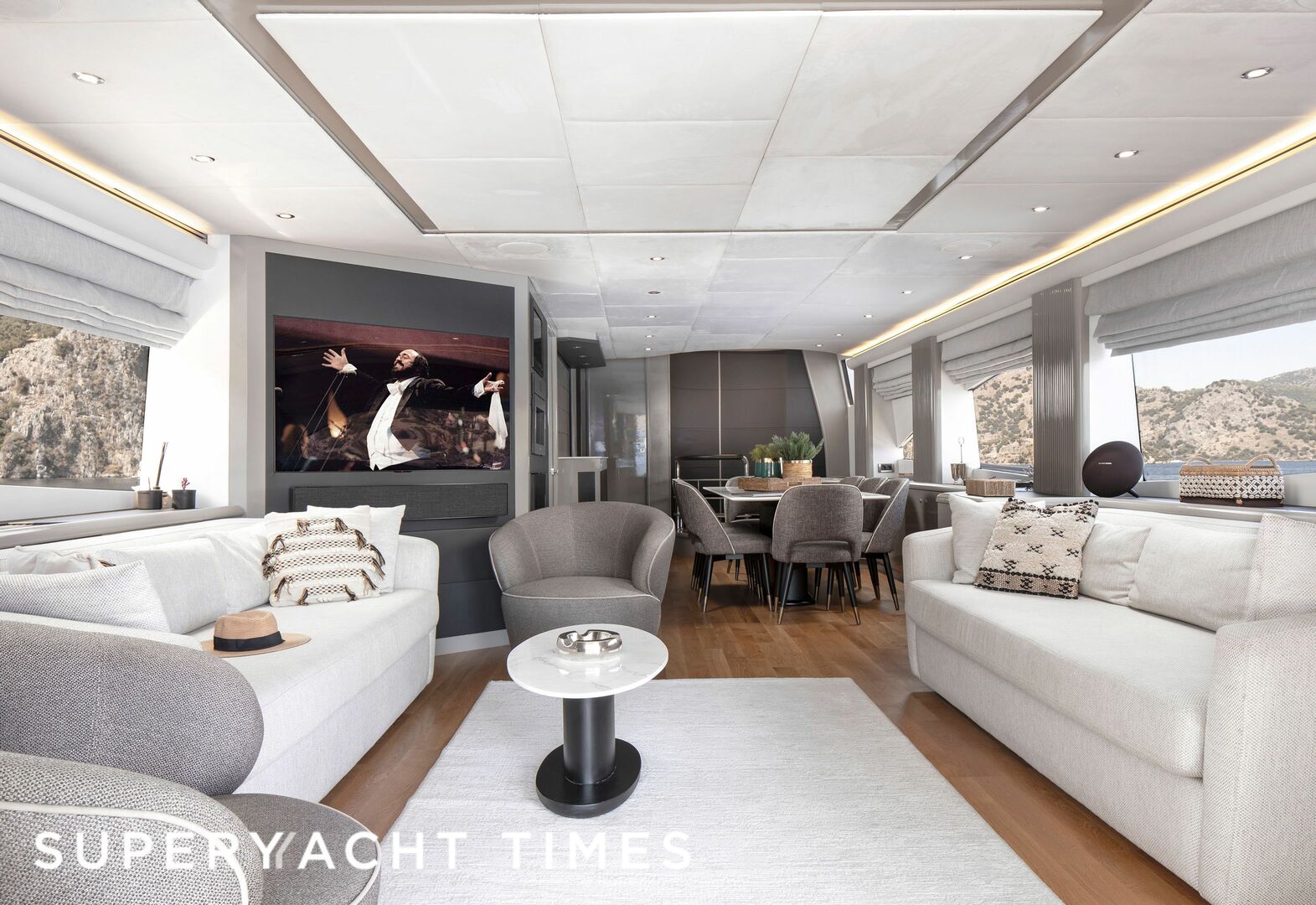 28m Sunseeker motor yacht Satoshi Nakamoto for sale