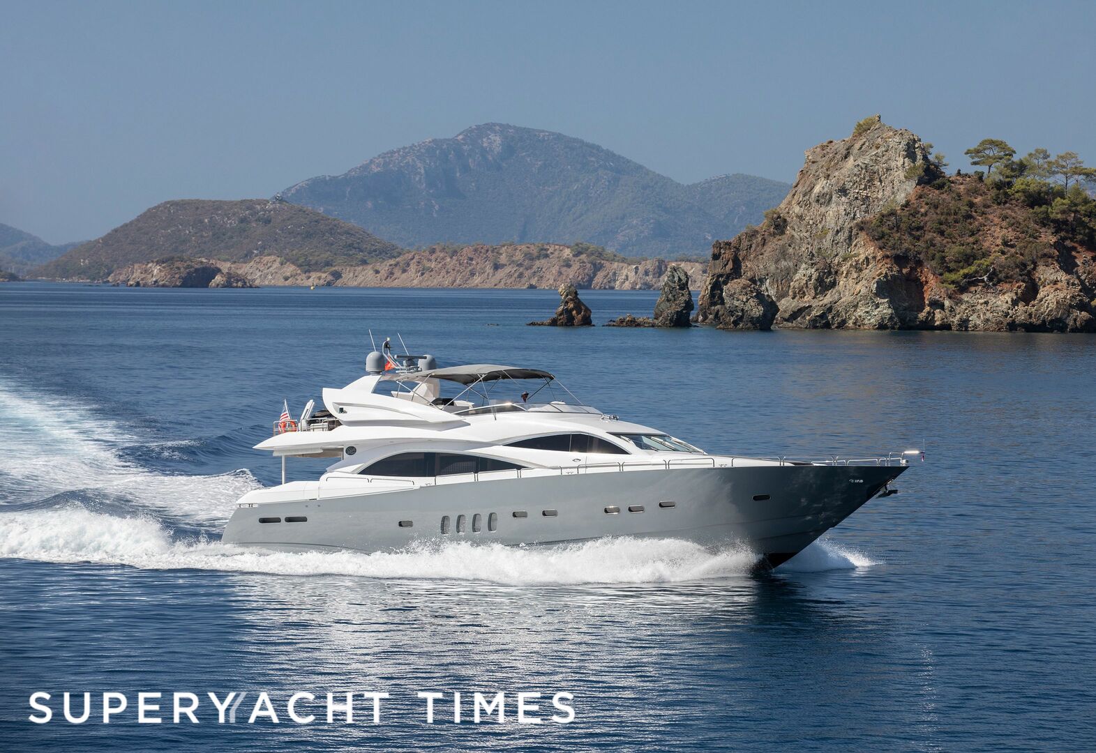 28m Sunseeker motor yacht Satoshi Nakamoto for sale