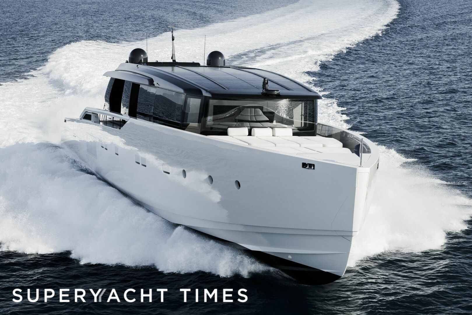 27m Sanlorenzo SX88 motor yacht Hard 8 sold