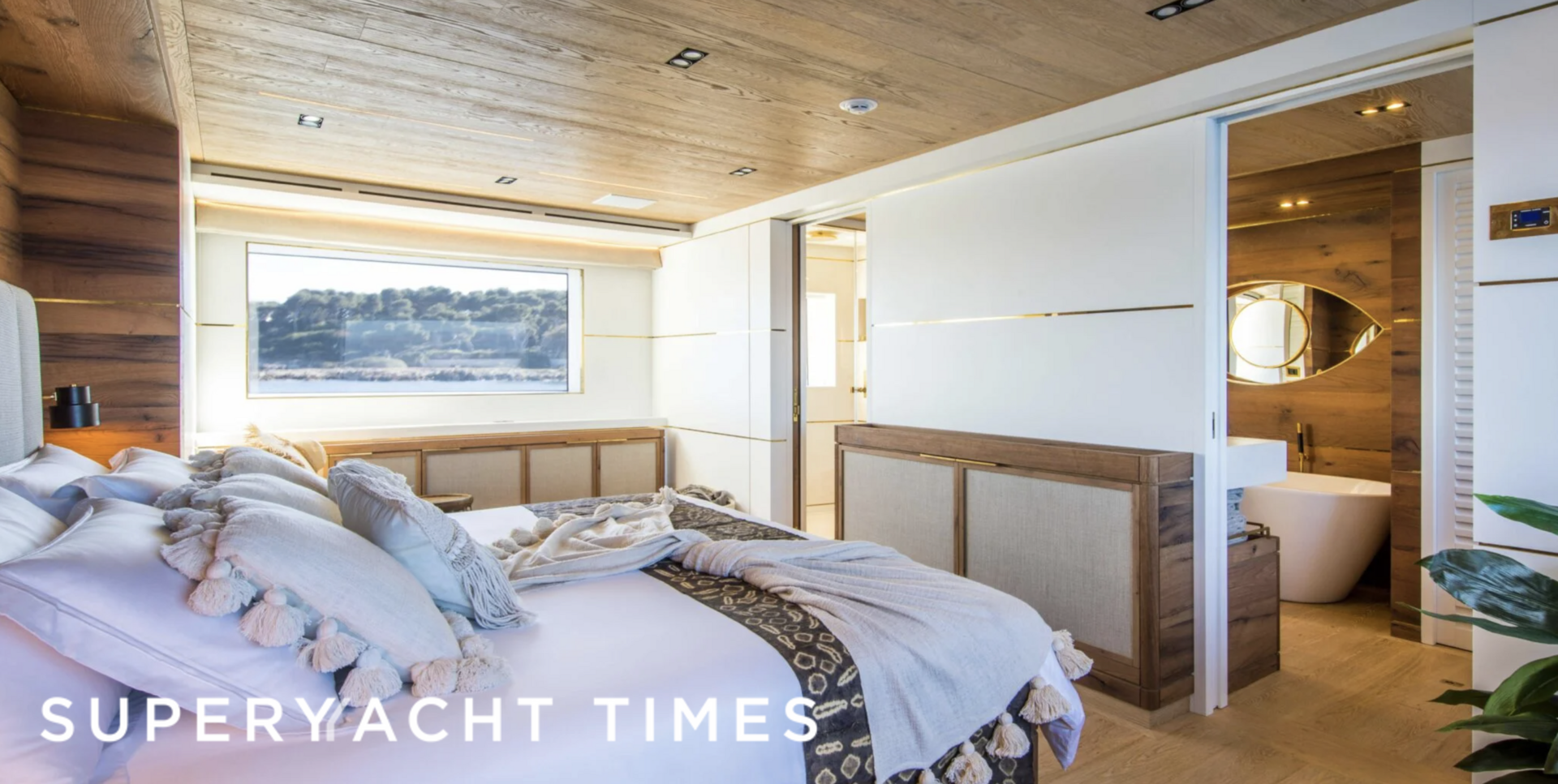 34m CdM motor yacht Mimi La Sardine for sale