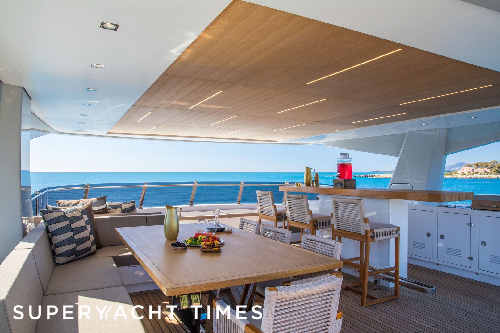 34m CdM motor yacht Mimi La Sardine for sale