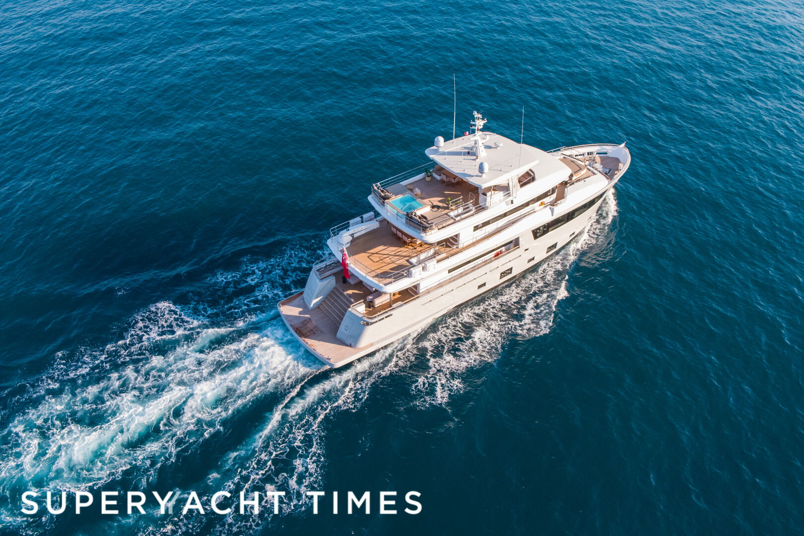 34m CdM motor yacht Mimi La Sardine for sale
