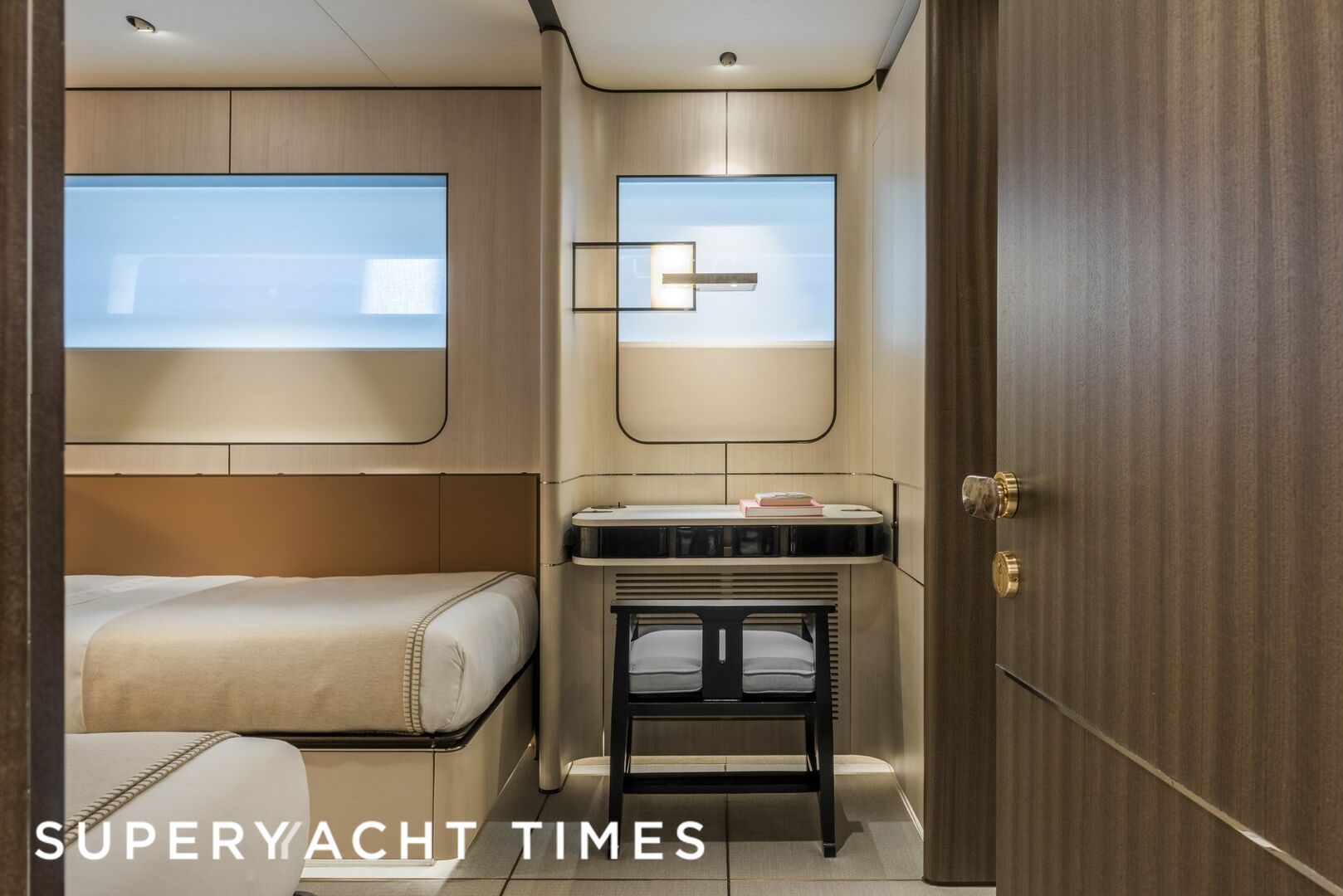 Endeavour II yacht stateroom