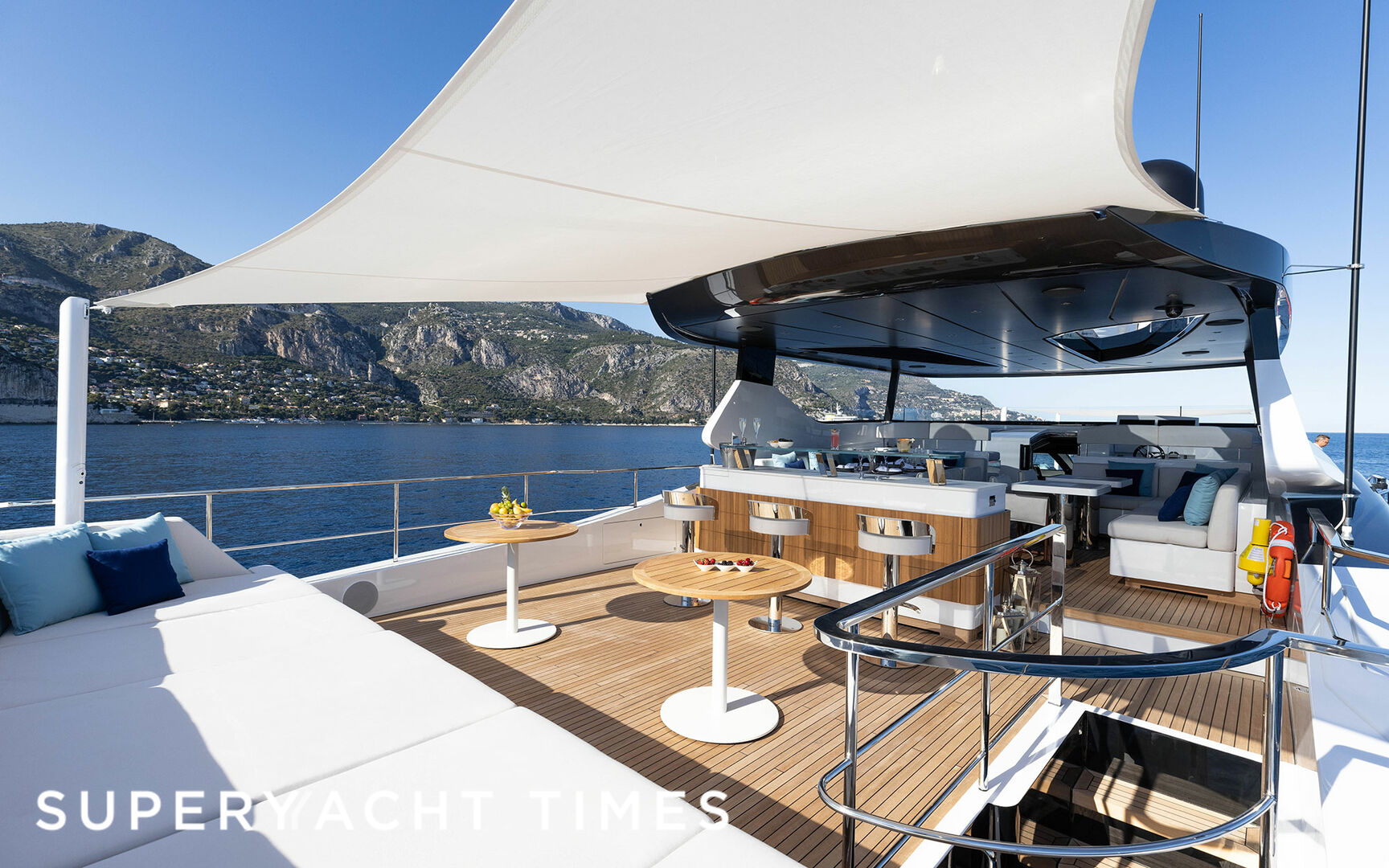 Dopamine yacht flybridge deck 
