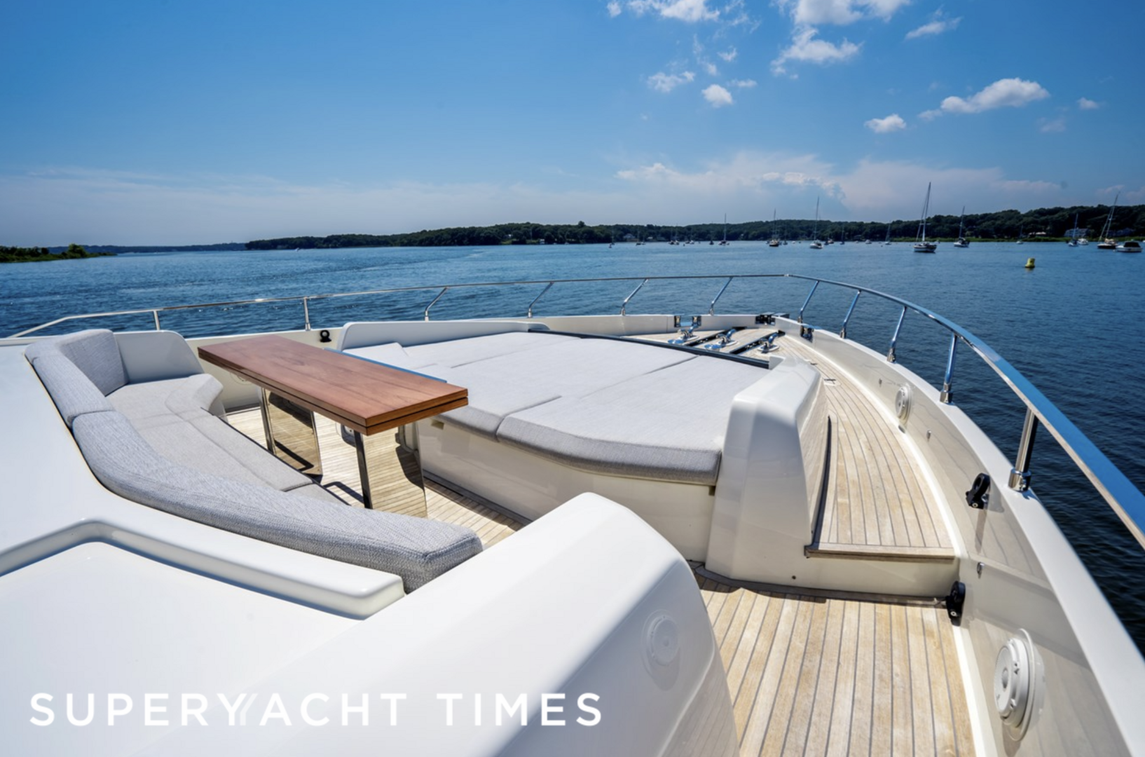 26m Ferretti motor yacht Just Perfect sold